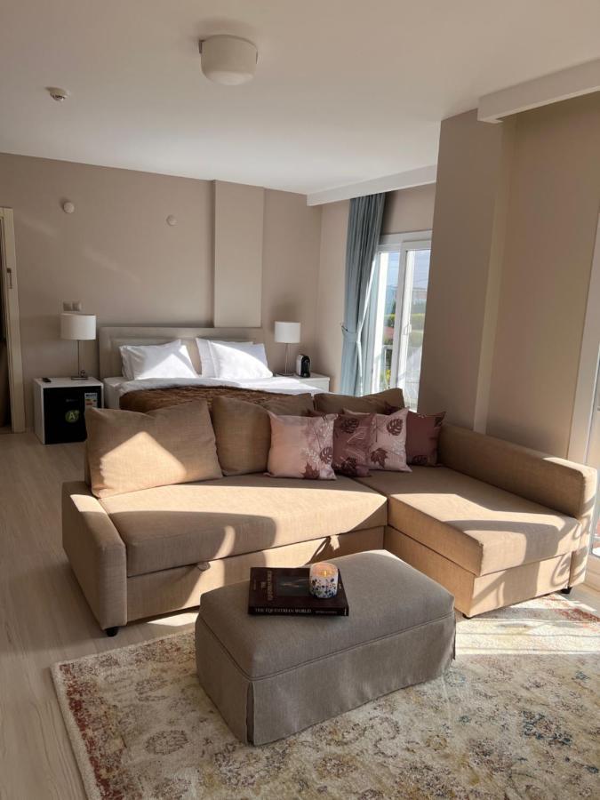 B. Equine Range Hotel Narlidere Εξωτερικό φωτογραφία