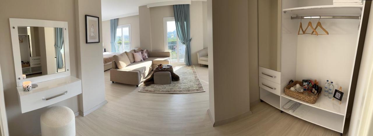 B. Equine Range Hotel Narlidere Εξωτερικό φωτογραφία
