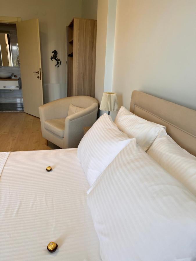 B. Equine Range Hotel Narlidere Εξωτερικό φωτογραφία