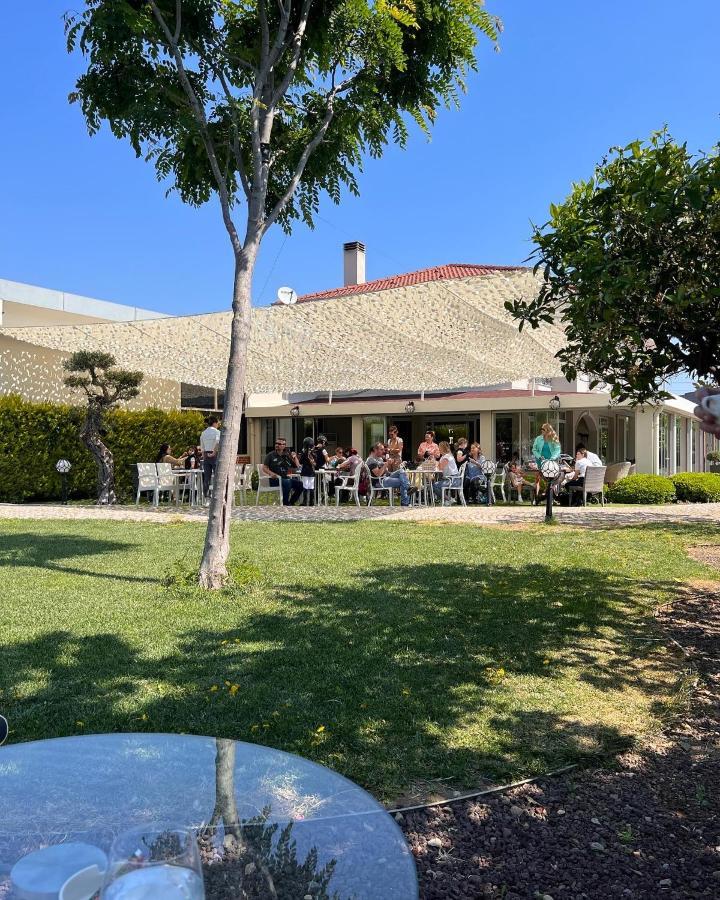 B. Equine Range Hotel Narlidere Εξωτερικό φωτογραφία